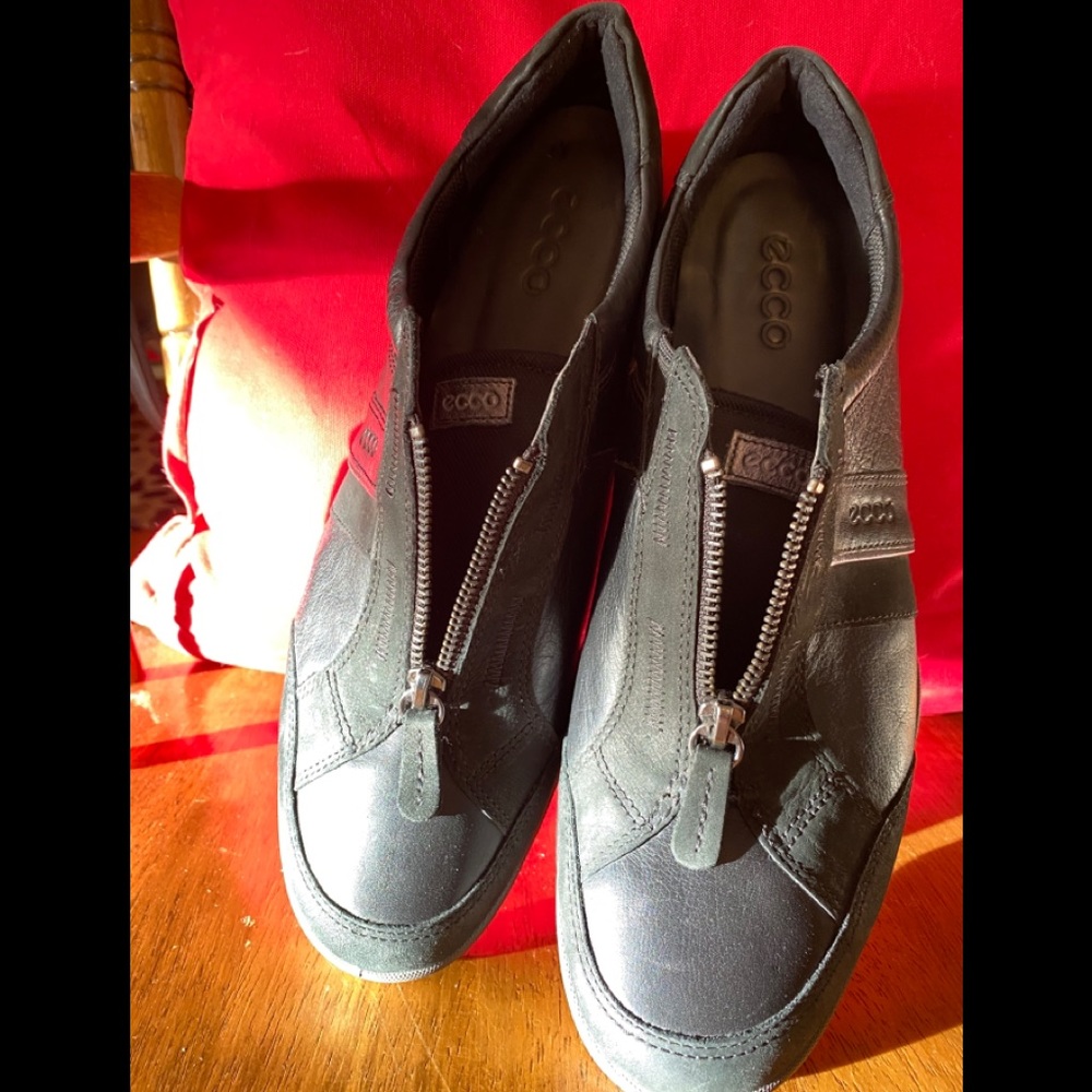 Ecco brand black leather shoes